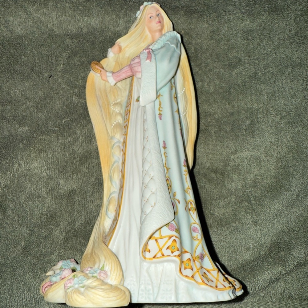 Lenox White and Gold Art Sculpture